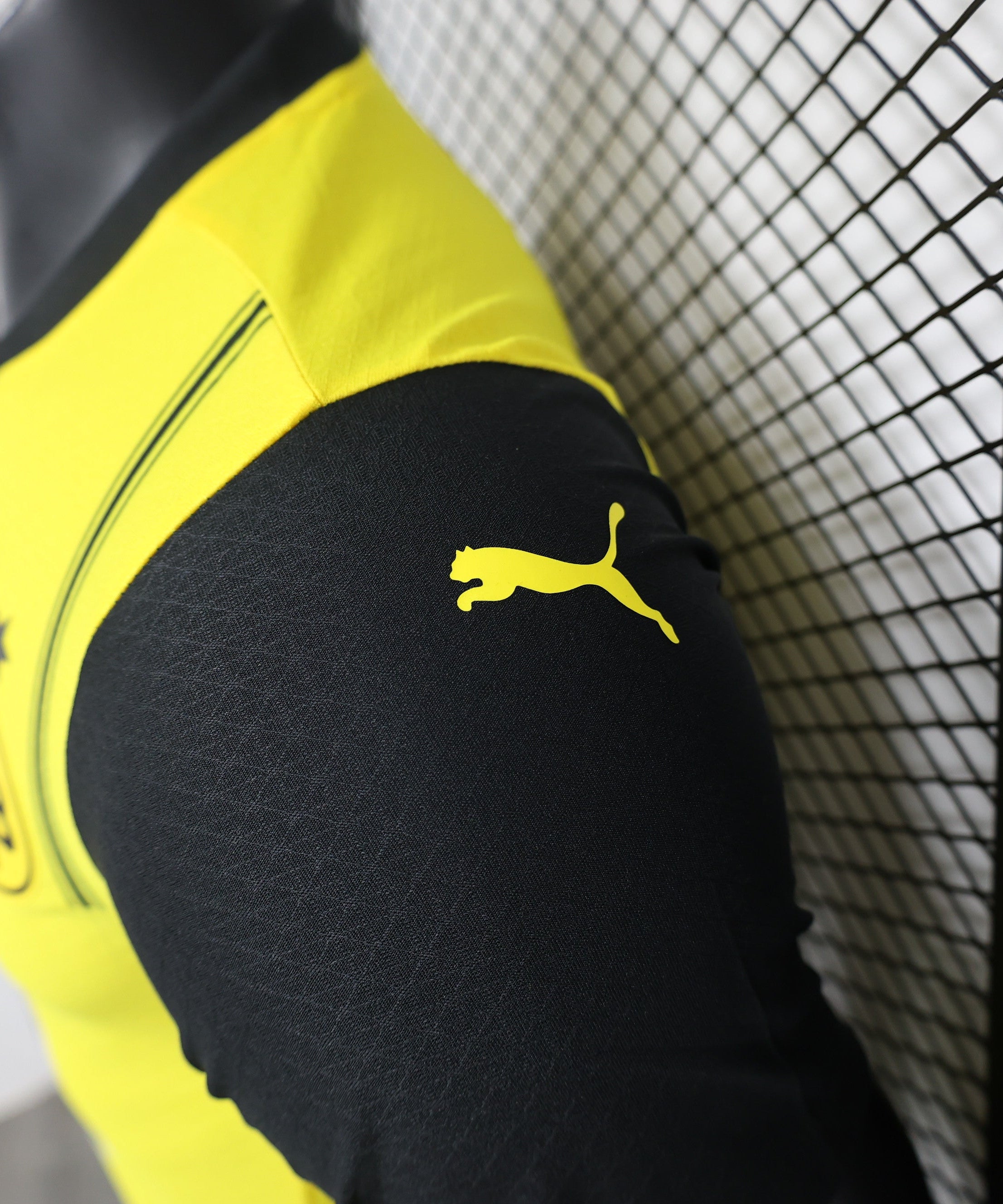 طقم بوروسيا دورتموند الأساسي 2022-2023