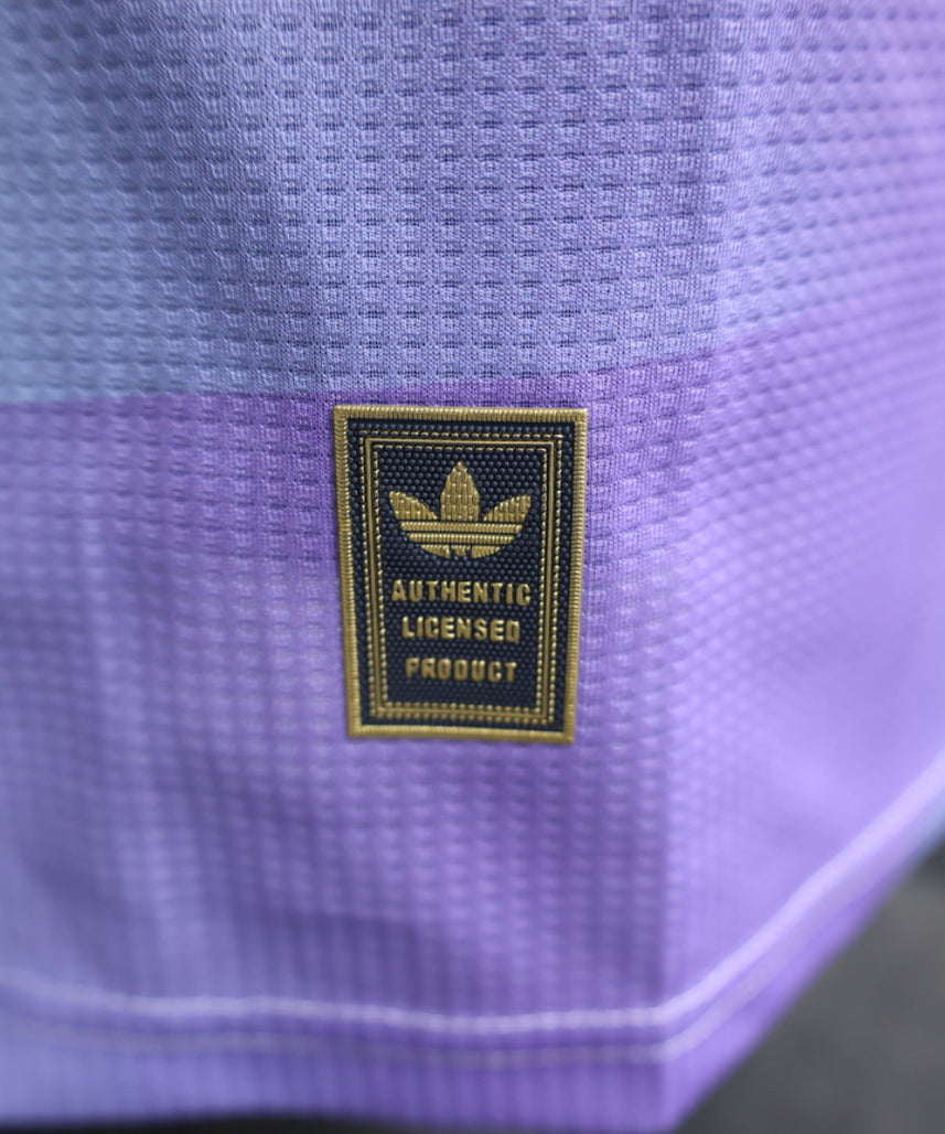 طقم أرسنال الثالث لموسم 2024-2025 بأكمام طويلة