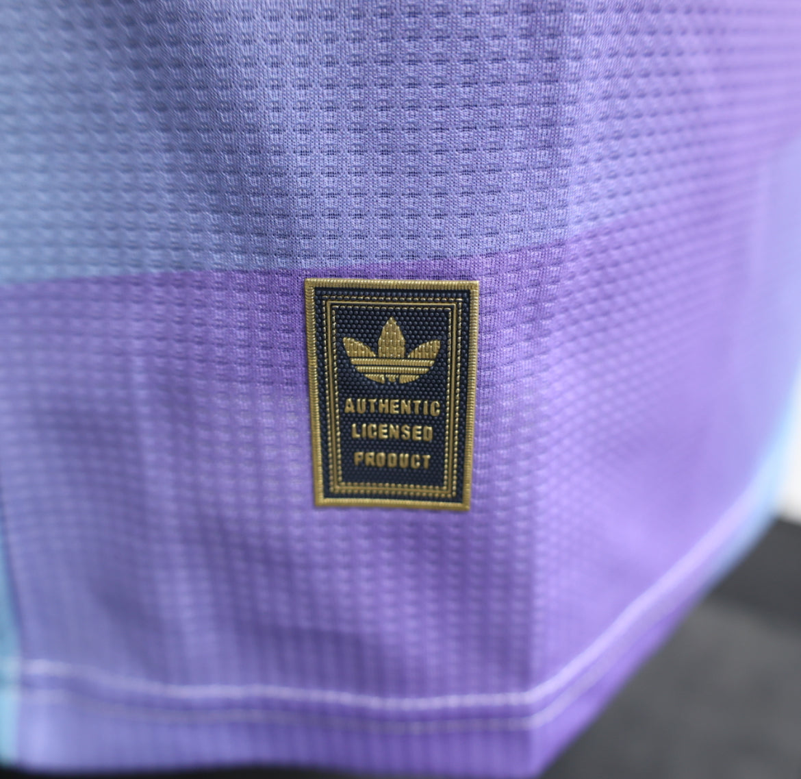 طقم أرسنال الثالث لموسم 2024-2025 بأكمام طويلة