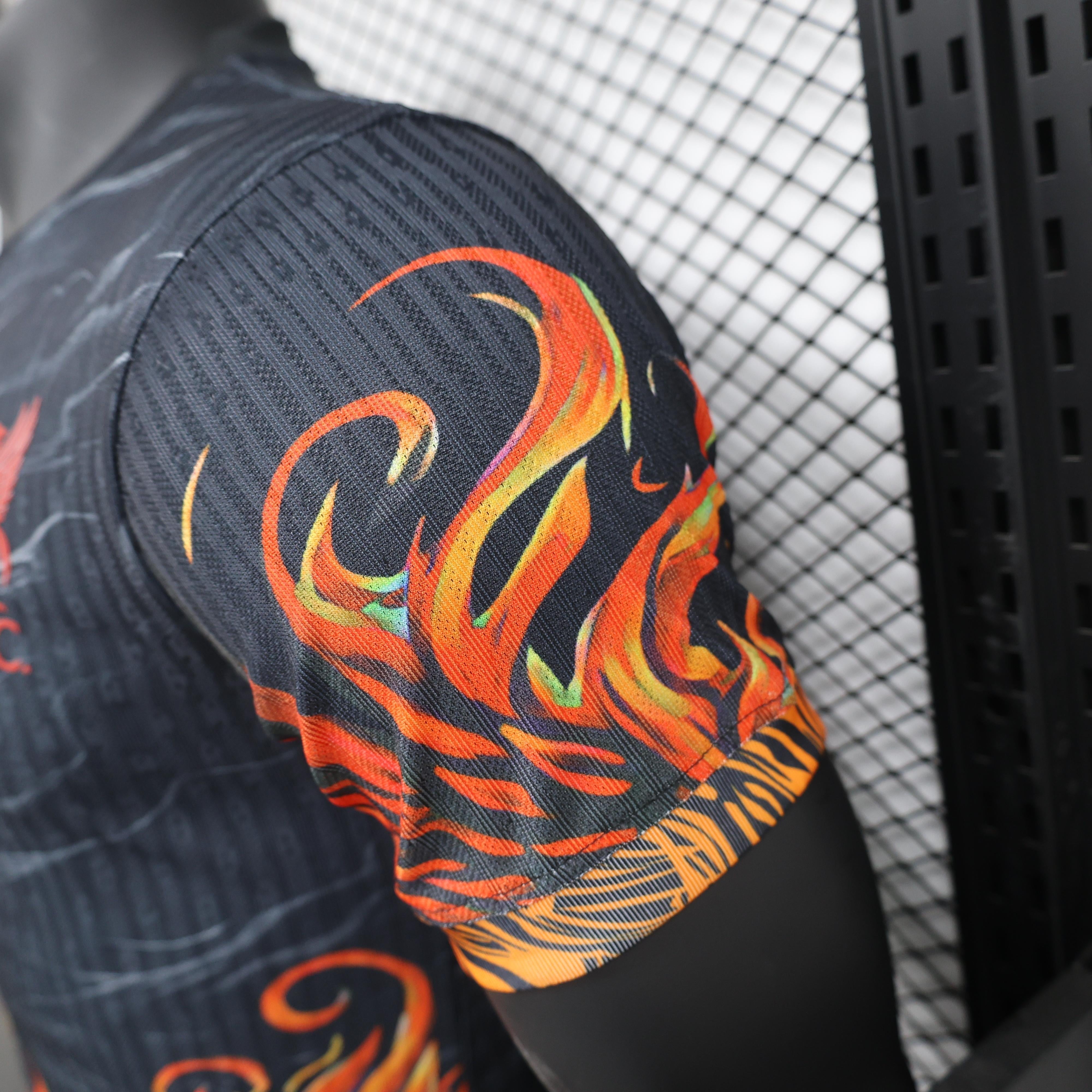 Liverpool "Wiedergeburt des Infernos" Spezial-Kit