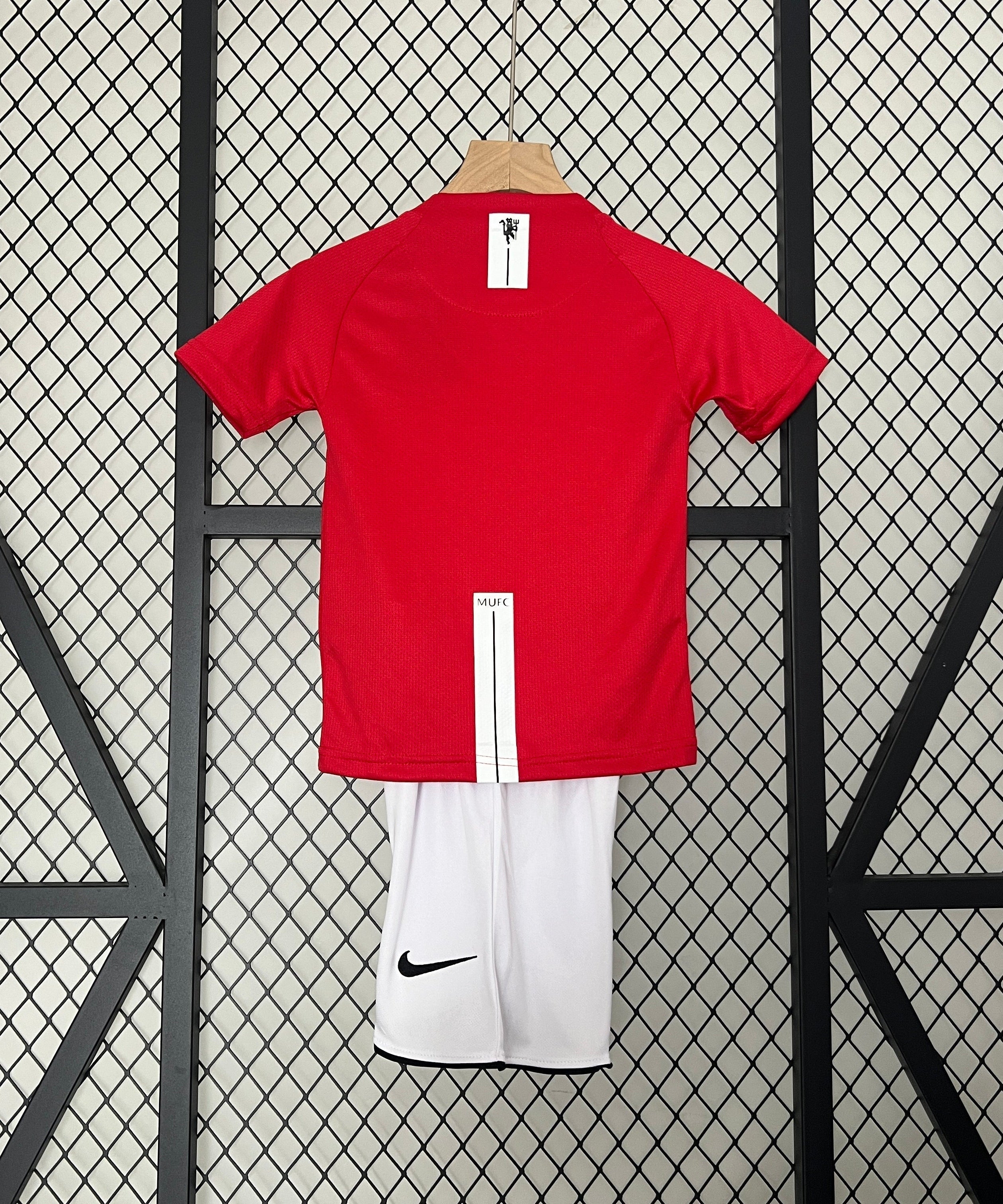 Manchester United Retro 06/07 Heimtrikot Kinder