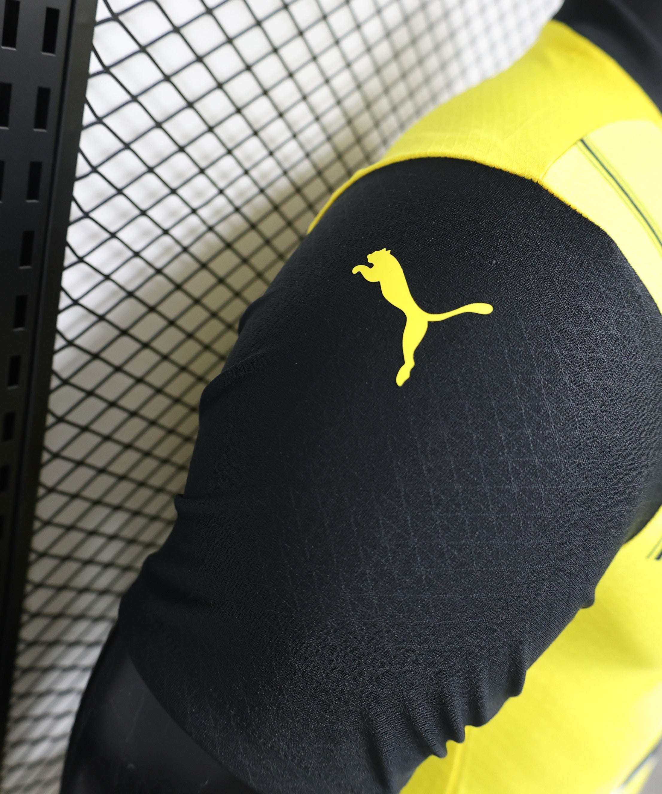 طقم بوروسيا دورتموند الأساسي 2022-2023