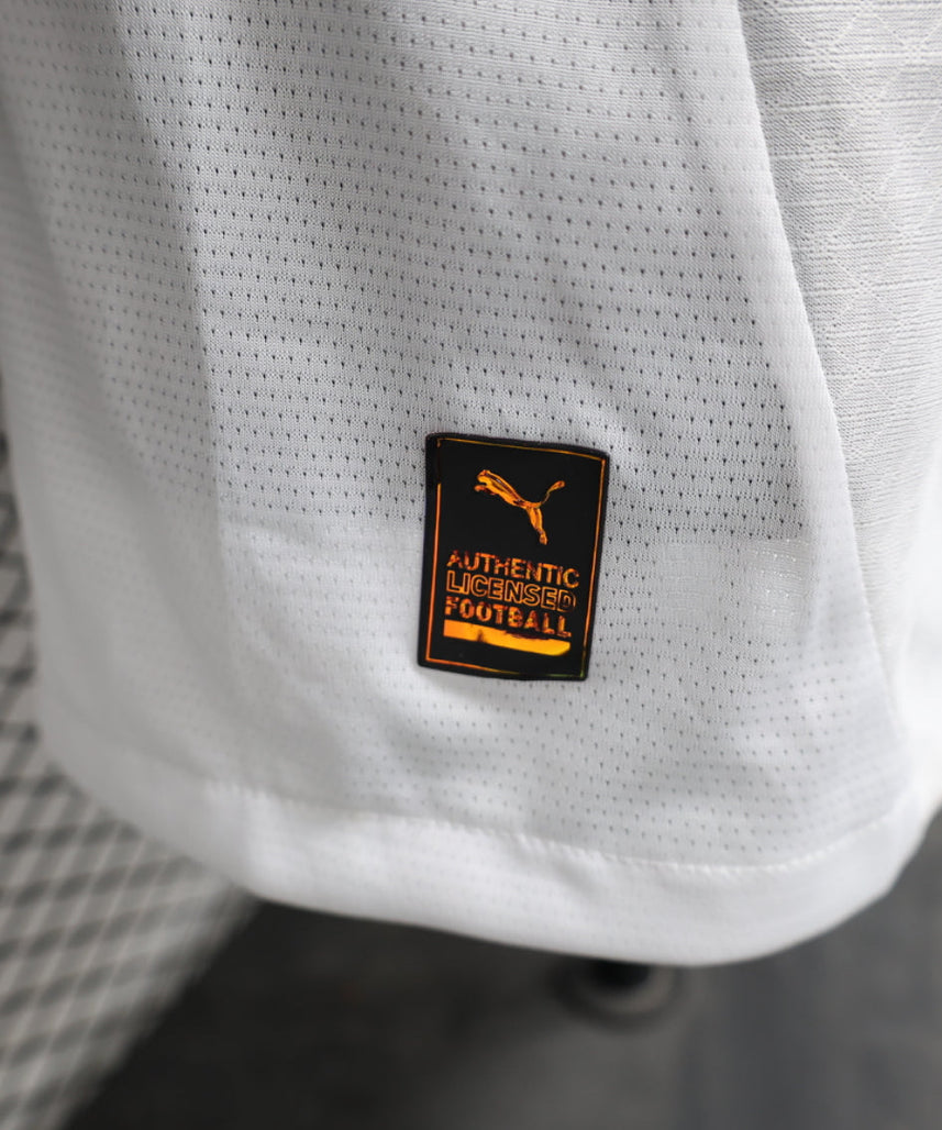 الطقم الثالث لنادي بوروسيا دورتموند لموسم 2024-2025