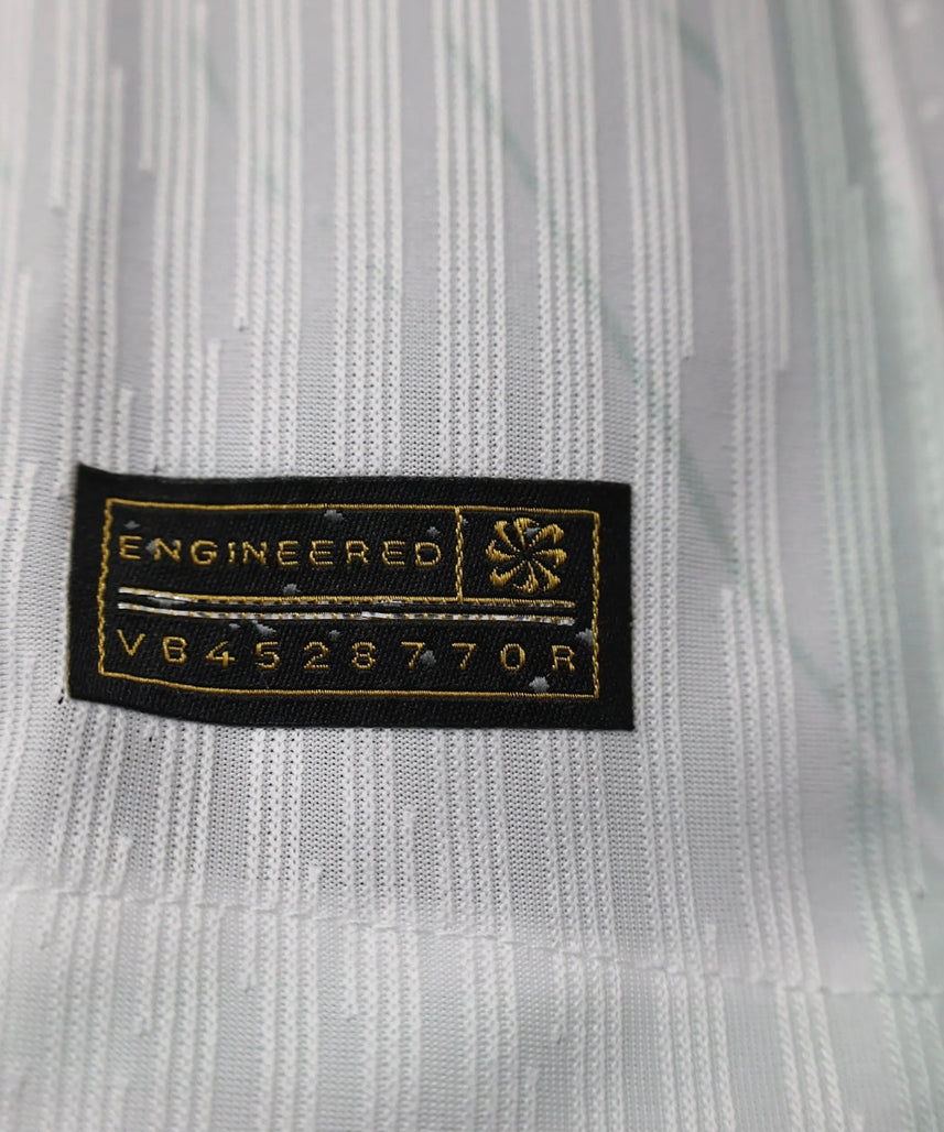 طقم ليفربول الثالث لموسم 2024-2025