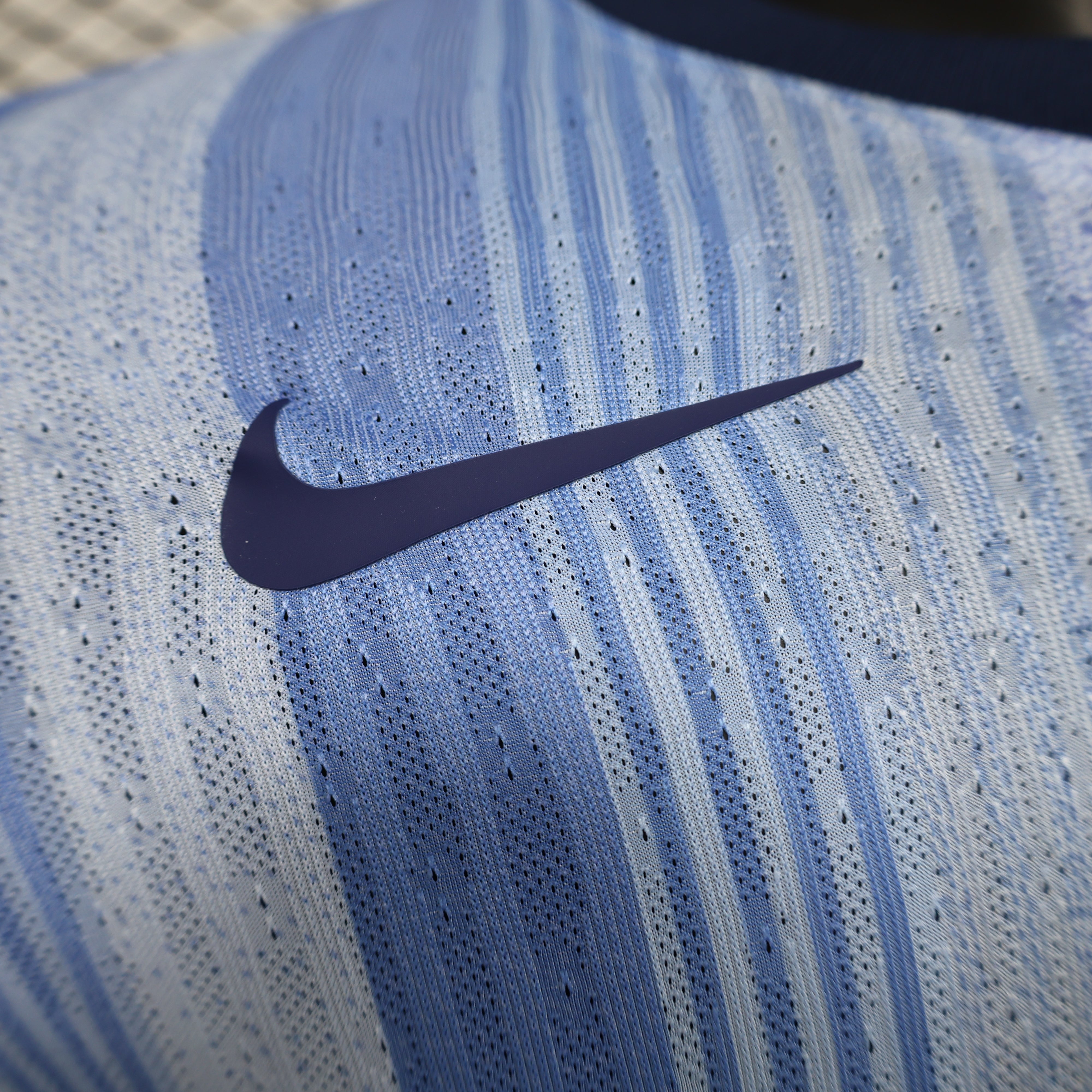 طقم توتنهام الاحتياطي لموسم 2024-2025 بأكمام طويلة