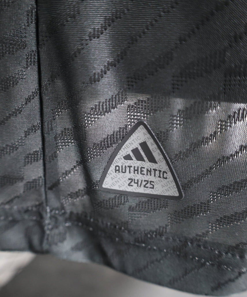 طقم برشلونة الاحتياطي لموسم 2024-2025 بأكمام طويلة