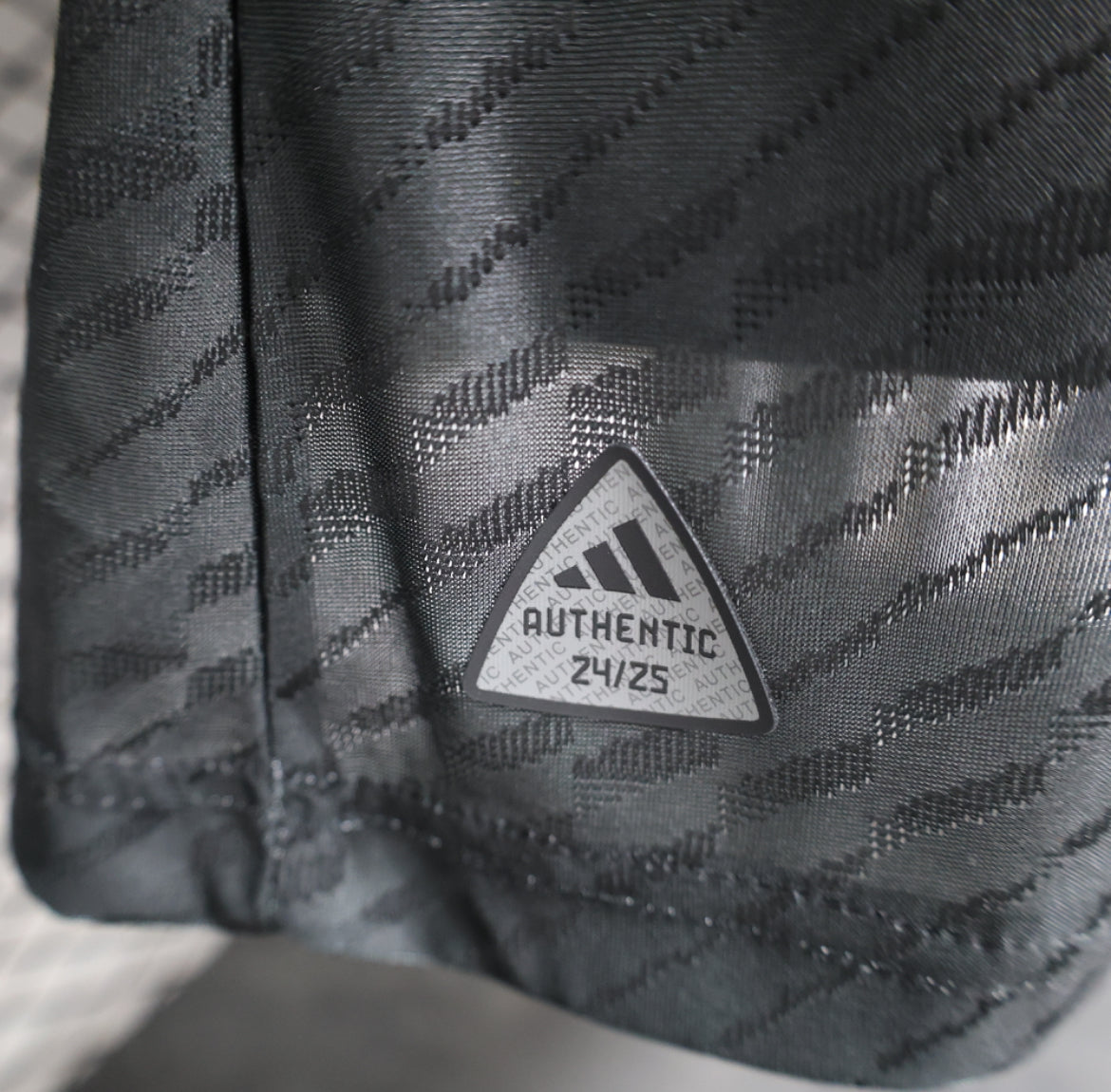 طقم برشلونة الاحتياطي لموسم 2024-2025 بأكمام طويلة