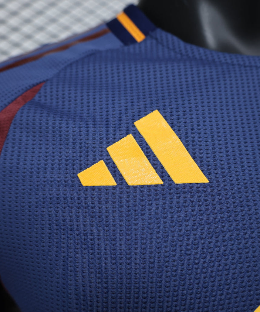 الطقم الثالث لنادي روما لموسم 2024-2025