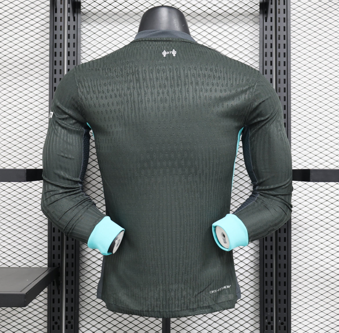 طقم ليفربول الاحتياطي لموسم 2024-2025 بأكمام طويلة