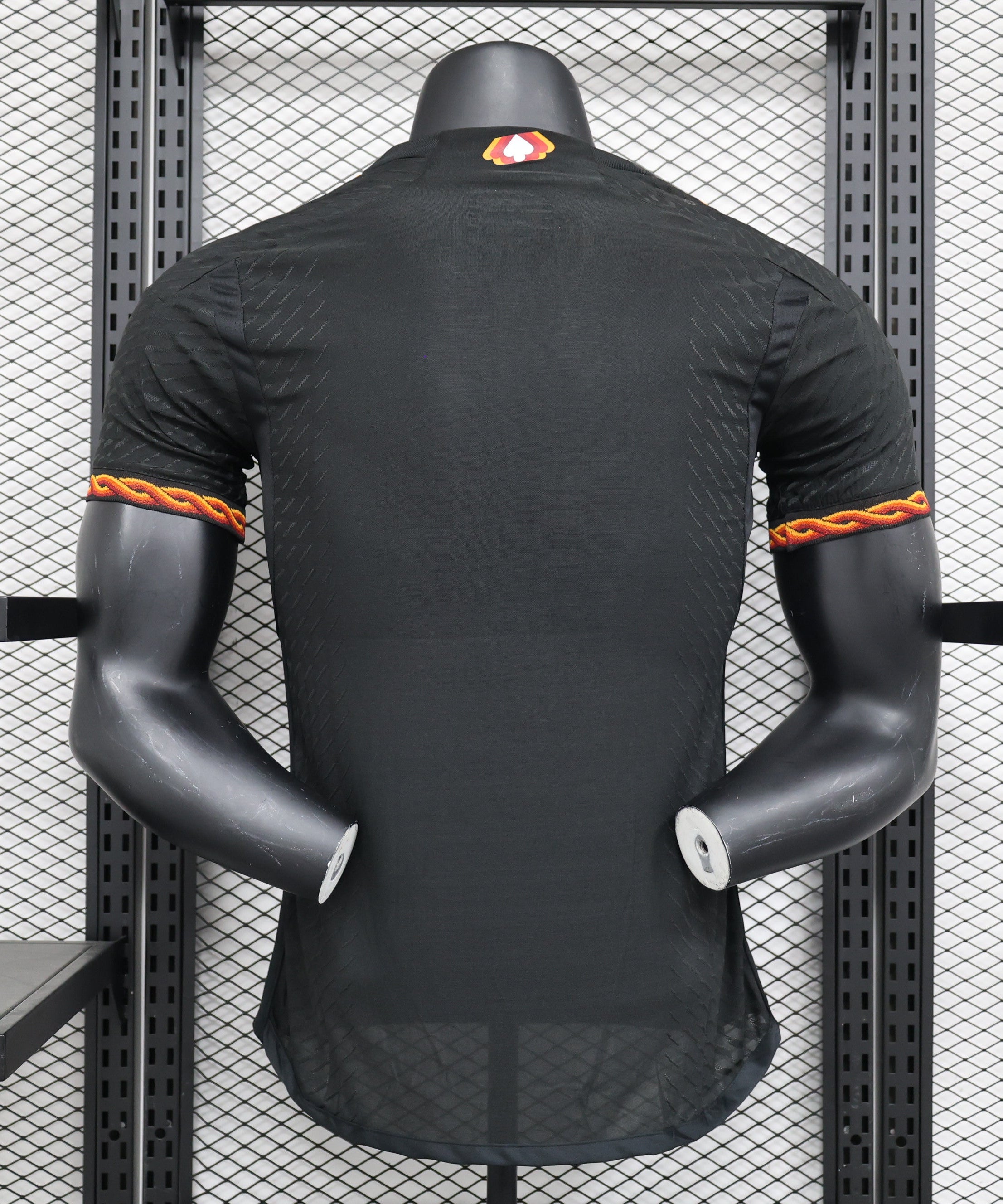 الطقم الثالث لنادي روما لموسم 2023-2024