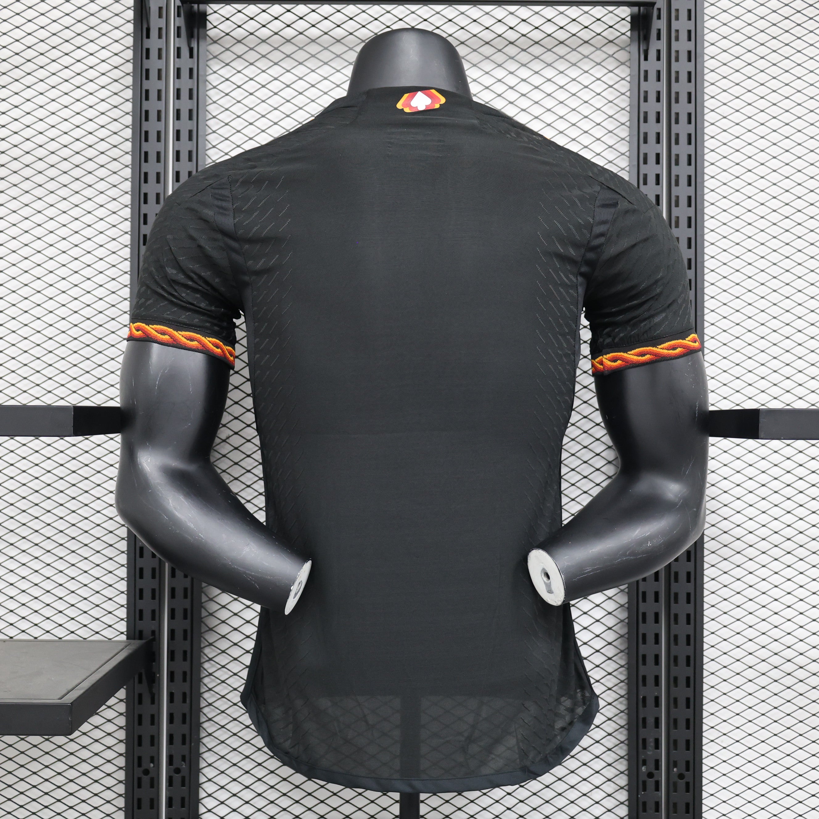 الطقم الثالث لنادي روما لموسم 2023-2024