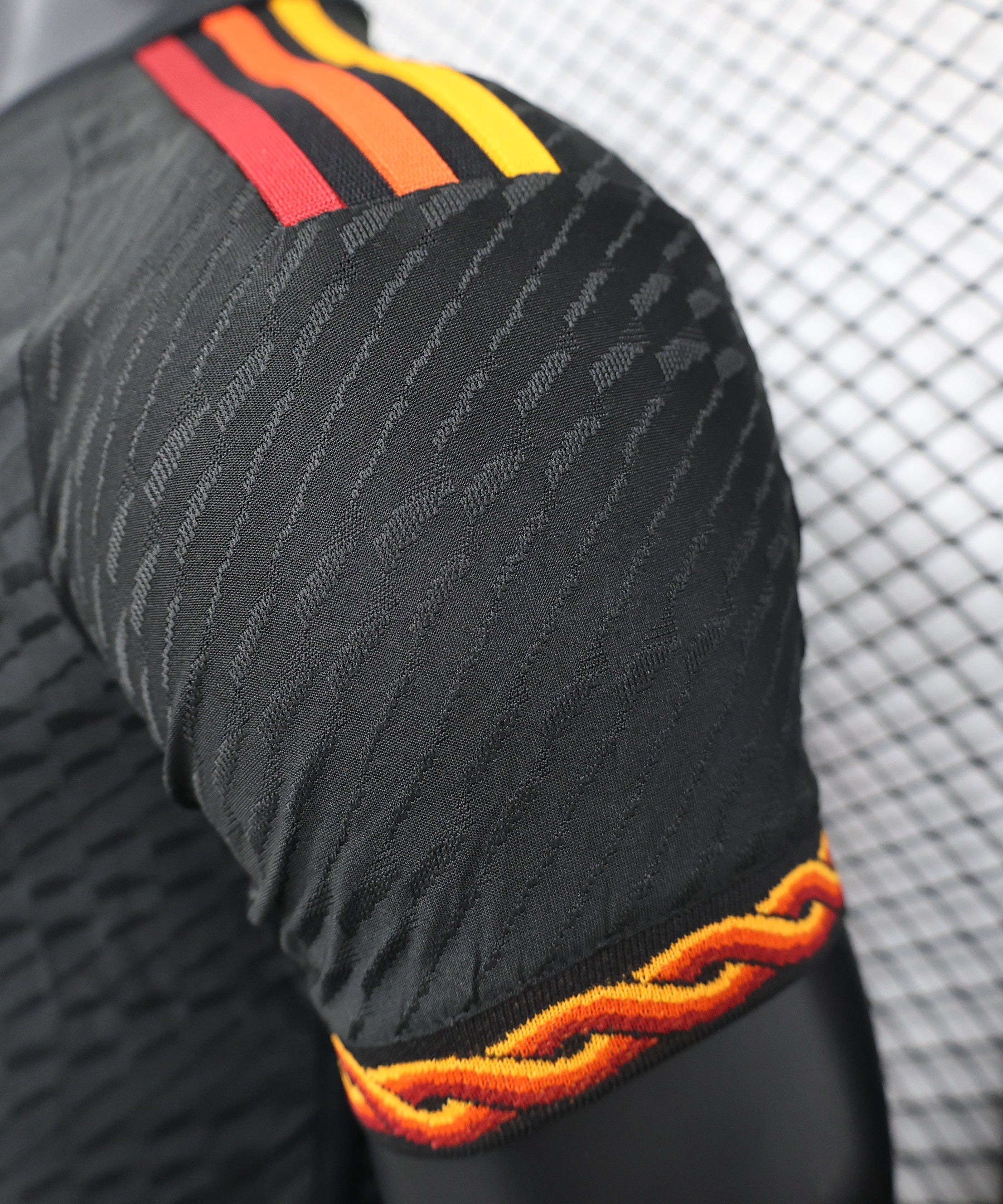 الطقم الثالث لنادي روما لموسم 2023-2024