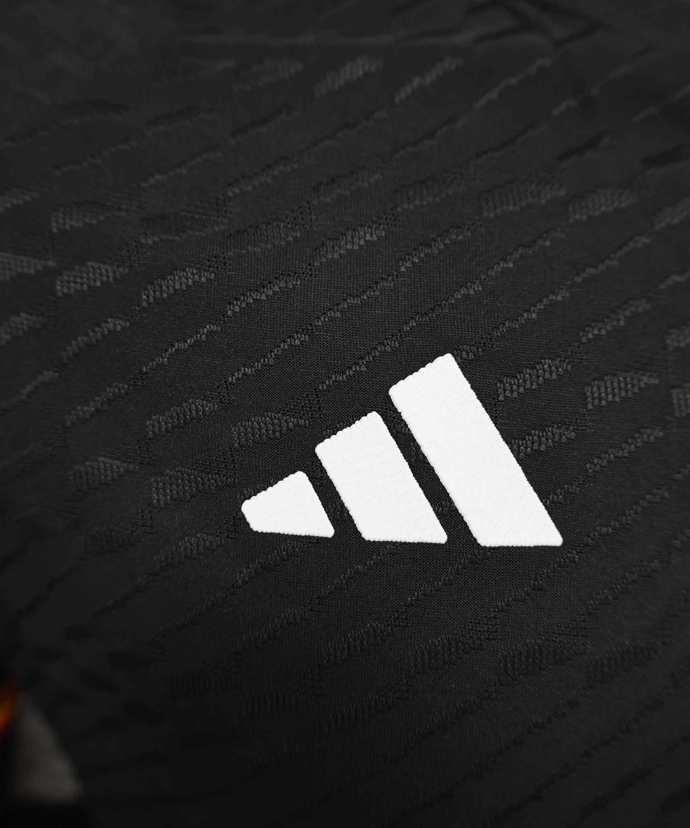 الطقم الثالث لنادي روما لموسم 2023-2024