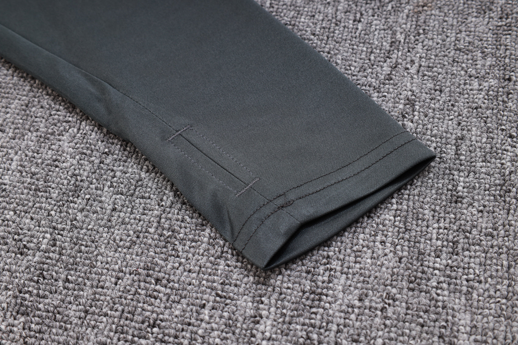 طقم مانشستر سيتي "الكسوف القرمزي" الثاني