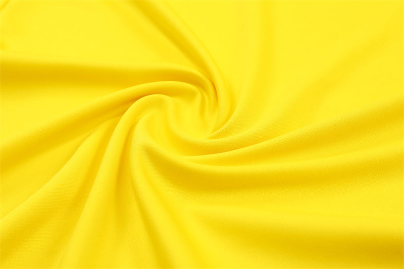 بدلة رياضية سوداء وصفراء من بوروسيا دورتموند