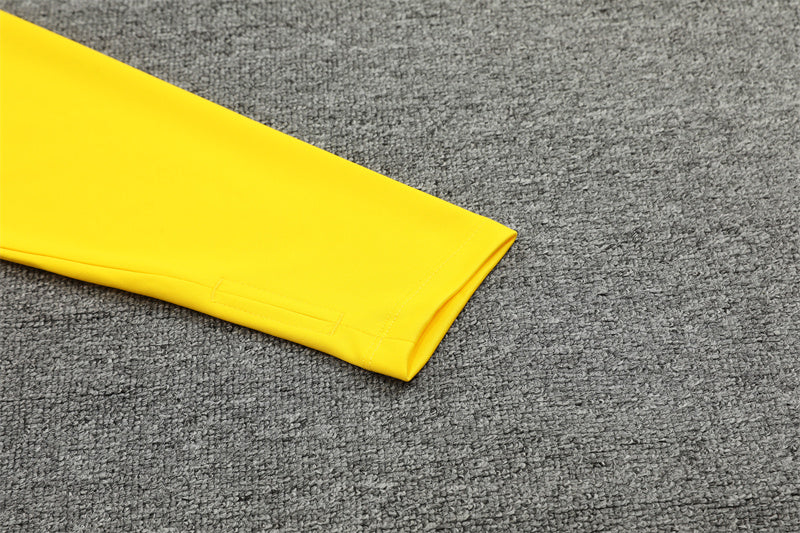 بدلة رياضية سوداء وصفراء من بوروسيا دورتموند