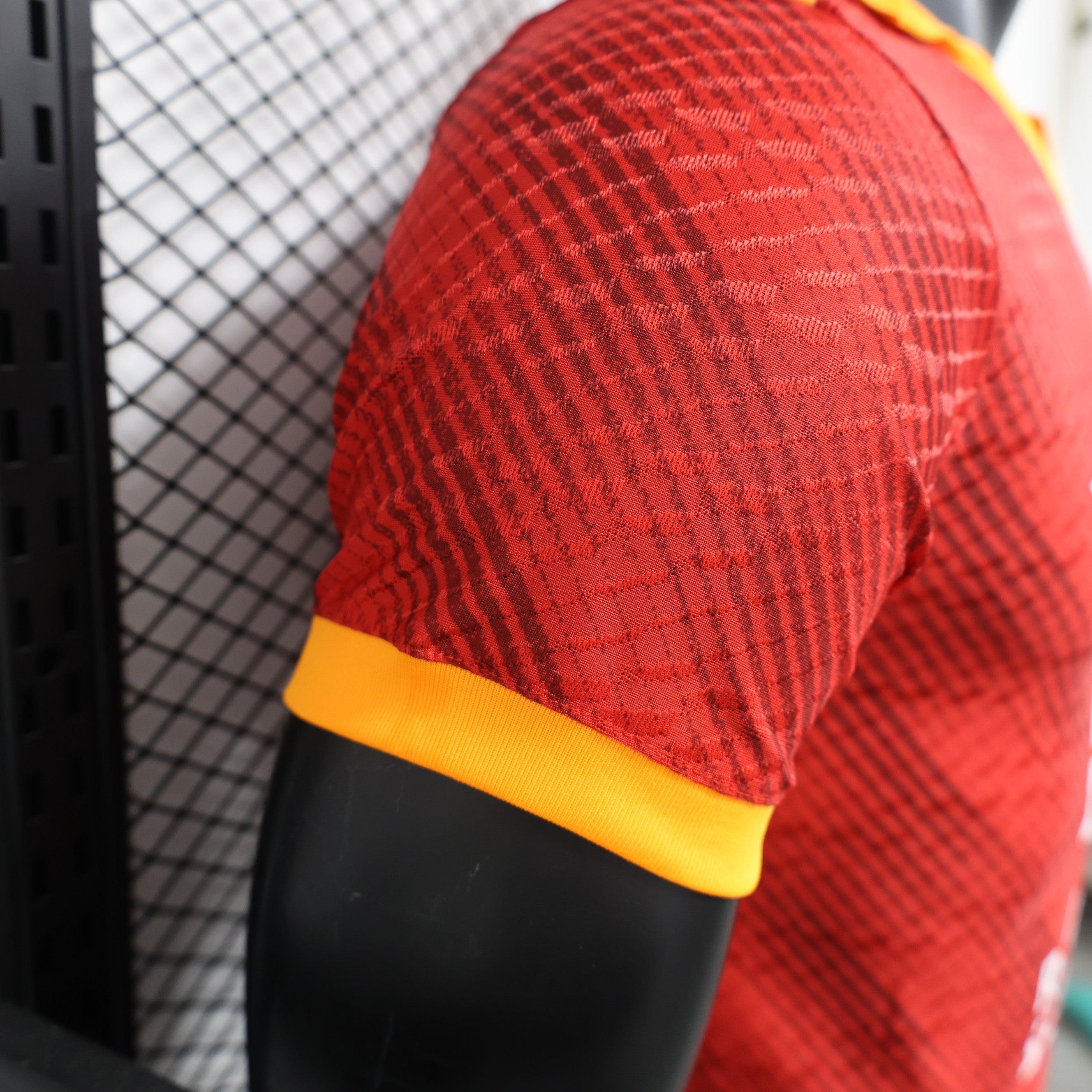 طقم نادي روما الأساسي لموسم 2024-2025