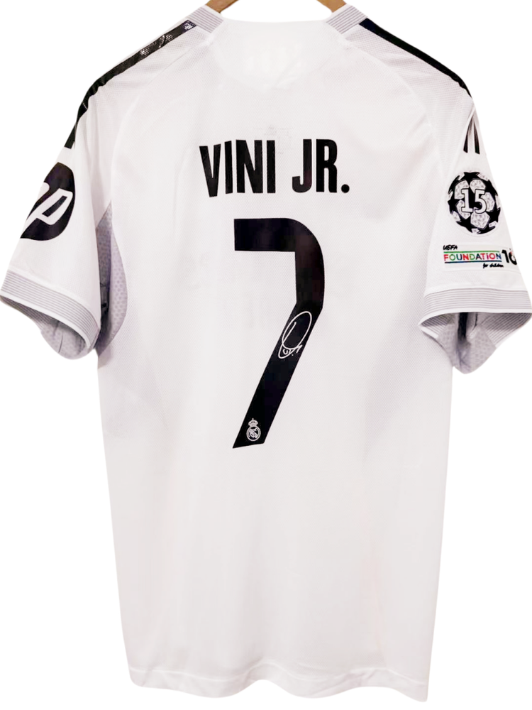 Vinicius Real Madrid 25-26 Signed Jersey
