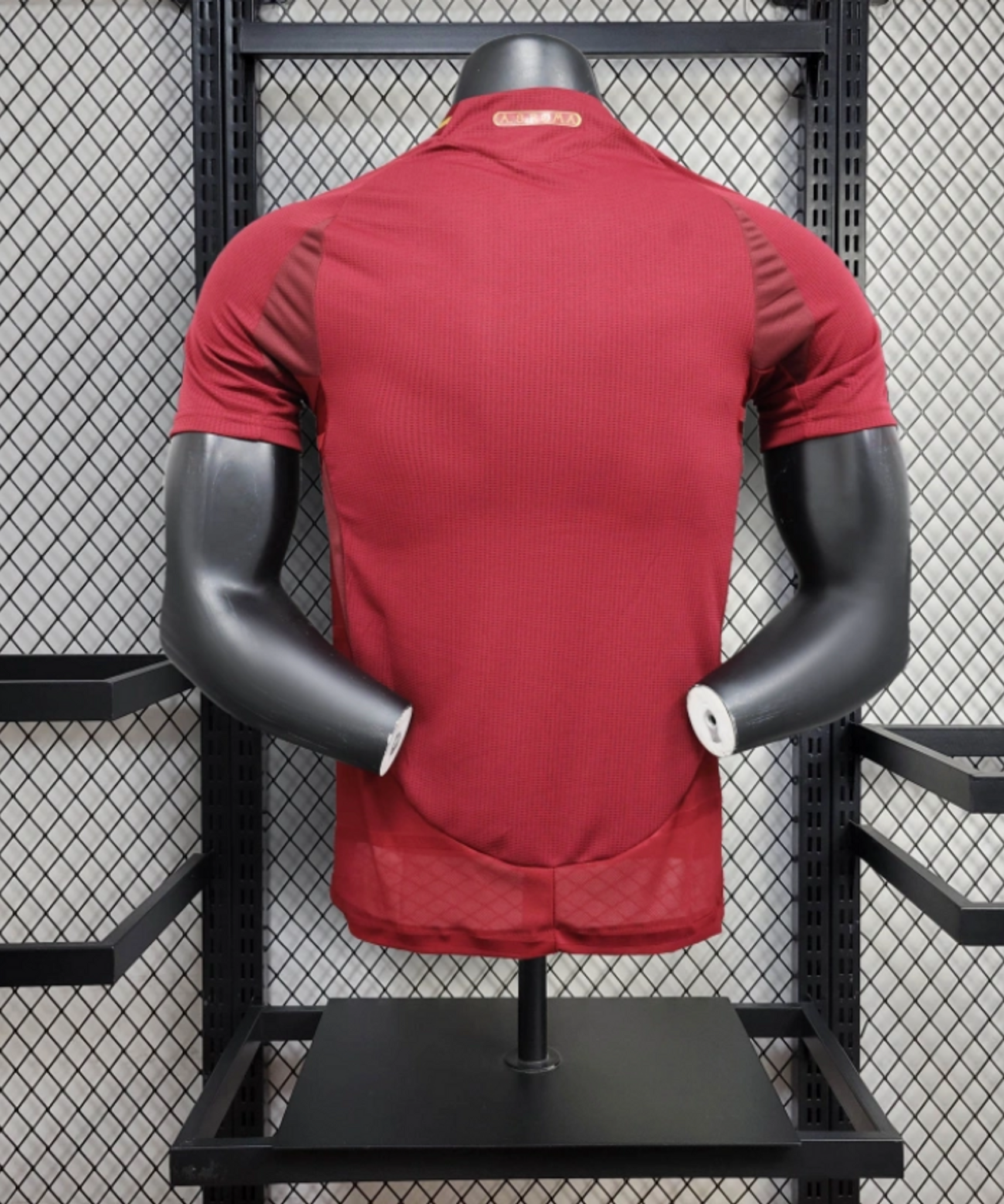 طقم نادي روما الأساسي لموسم 2024-2025