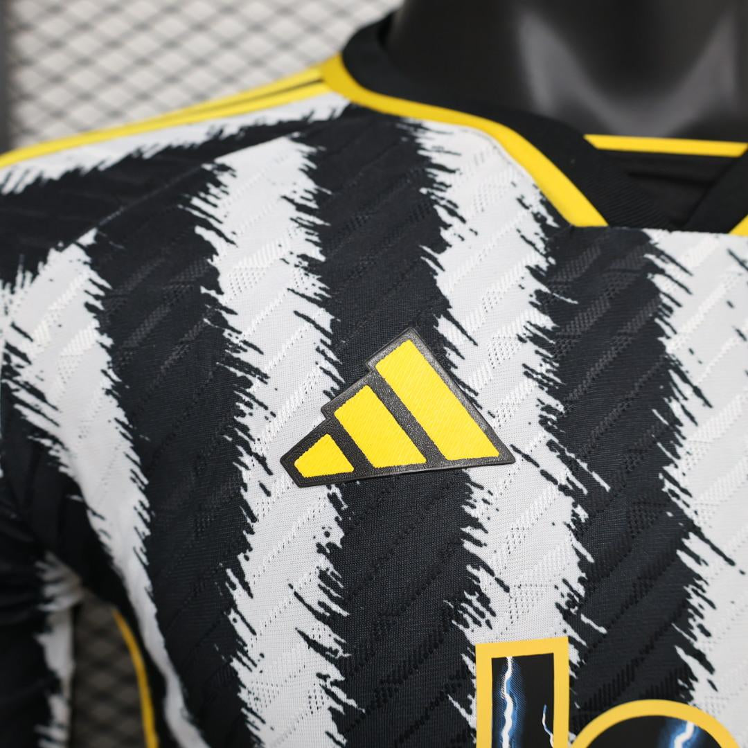 طقم يوفنتوس الأساسي ذو الأكمام الطويلة لموسم 2023-2024