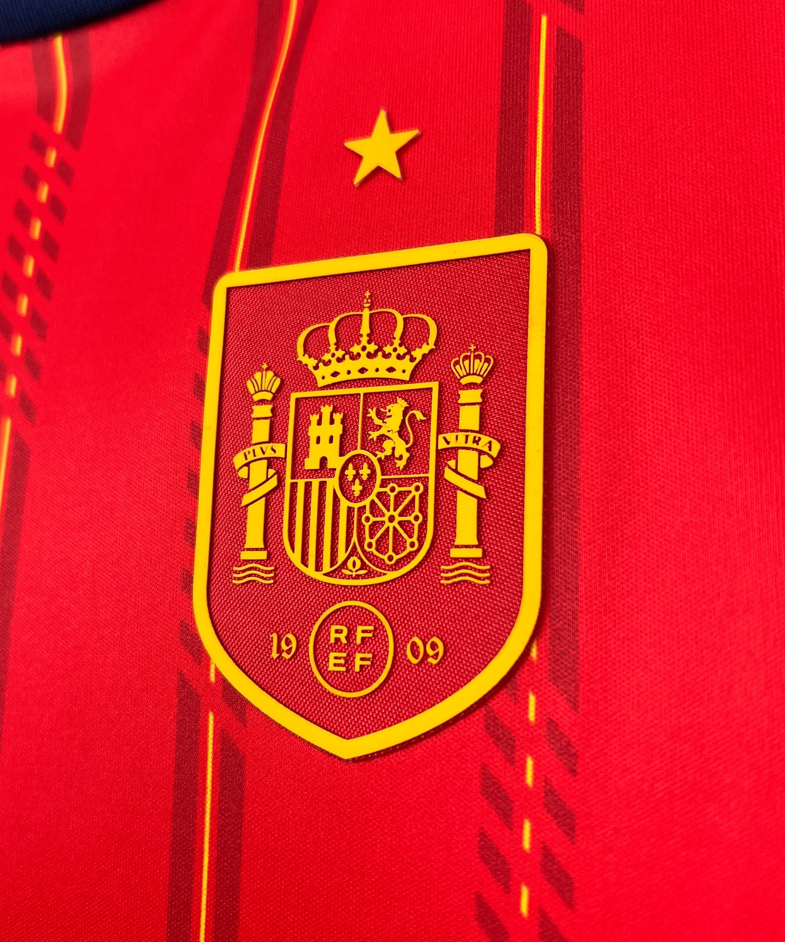 Kinder Spanien 2026 WM Heimtrikot