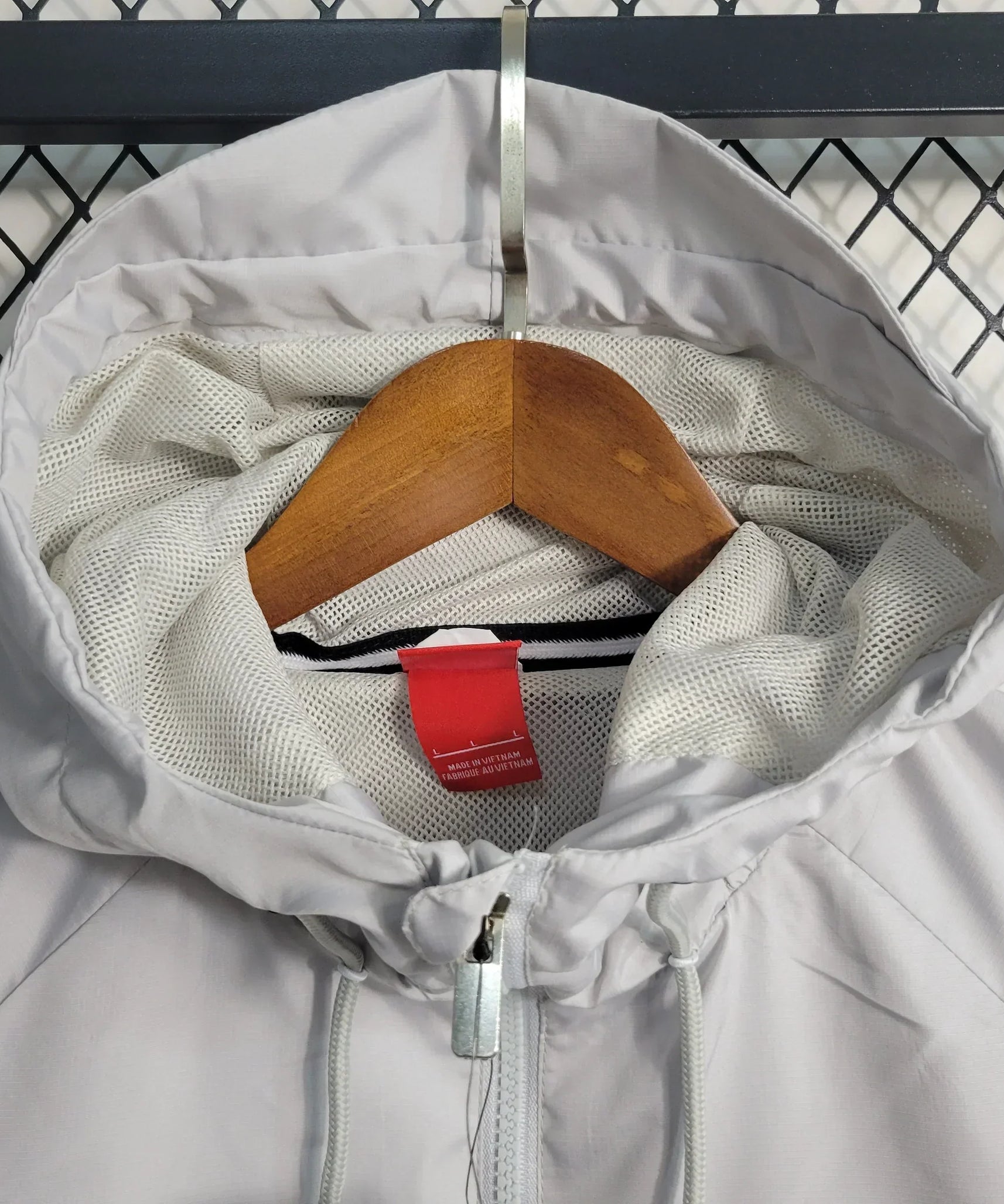 جاكيت تشيلسي الواقي من الرياح 23/24 - أبيض