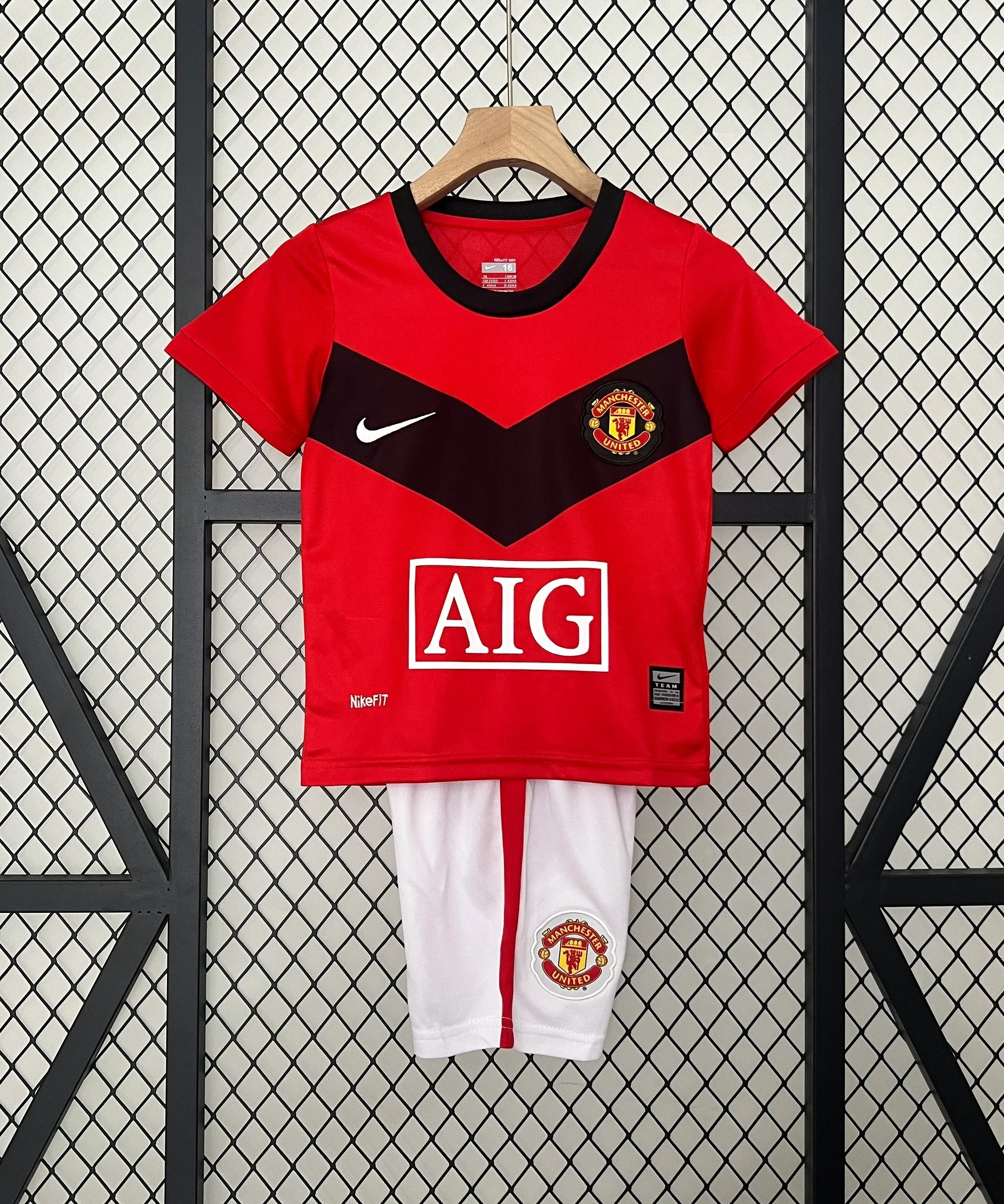 Camiseta retro de local Manchester United 09/10 para niños