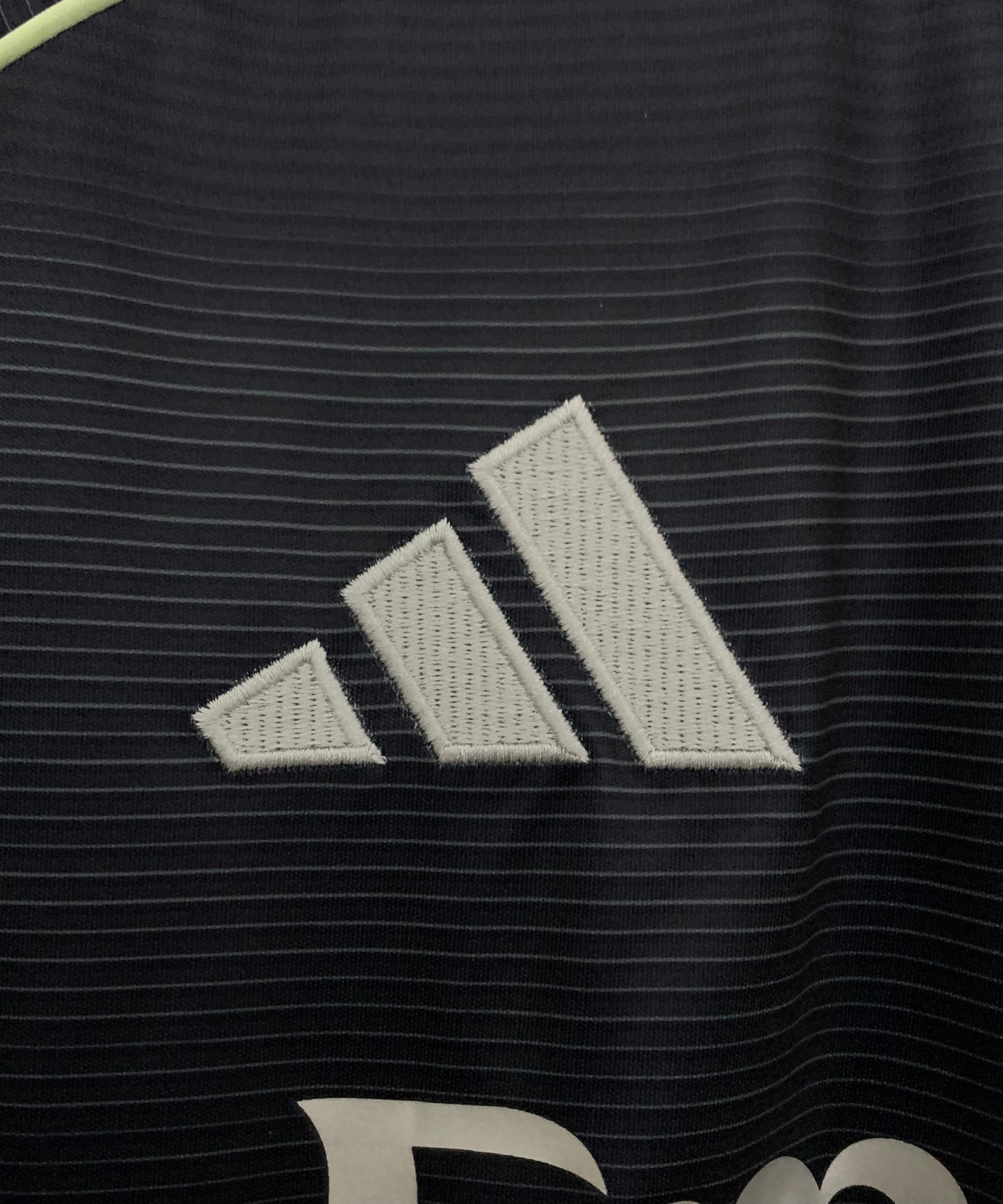 قميص ريال مدريد الاحتياطي لموسم 25-26