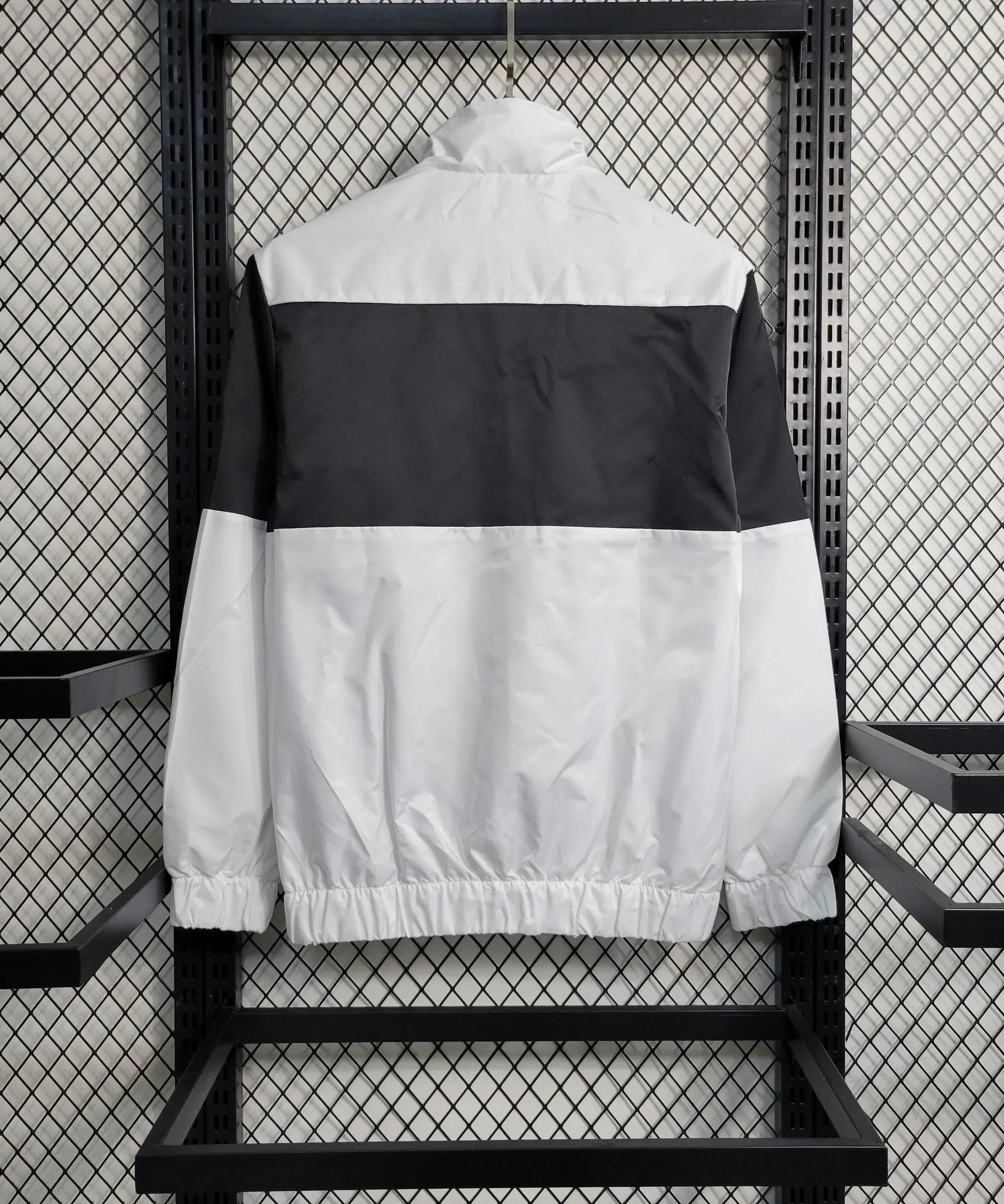 Milan Windjacke 23/24 - Weiß und Schwarz
