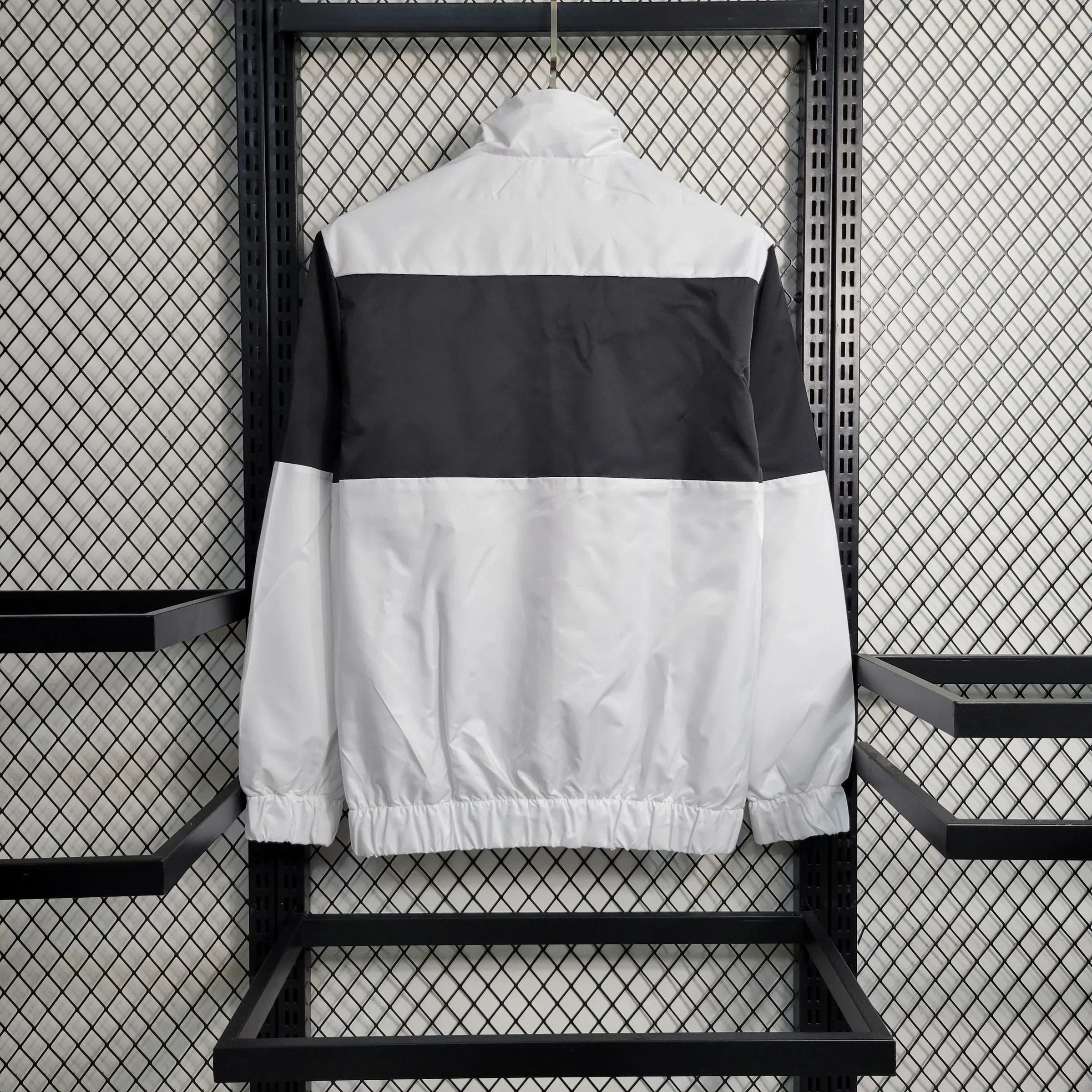Milan Windjacke 23/24 - Weiß und Schwarz