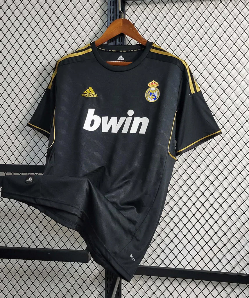 Real Madrid 2011-2012 Retro Away