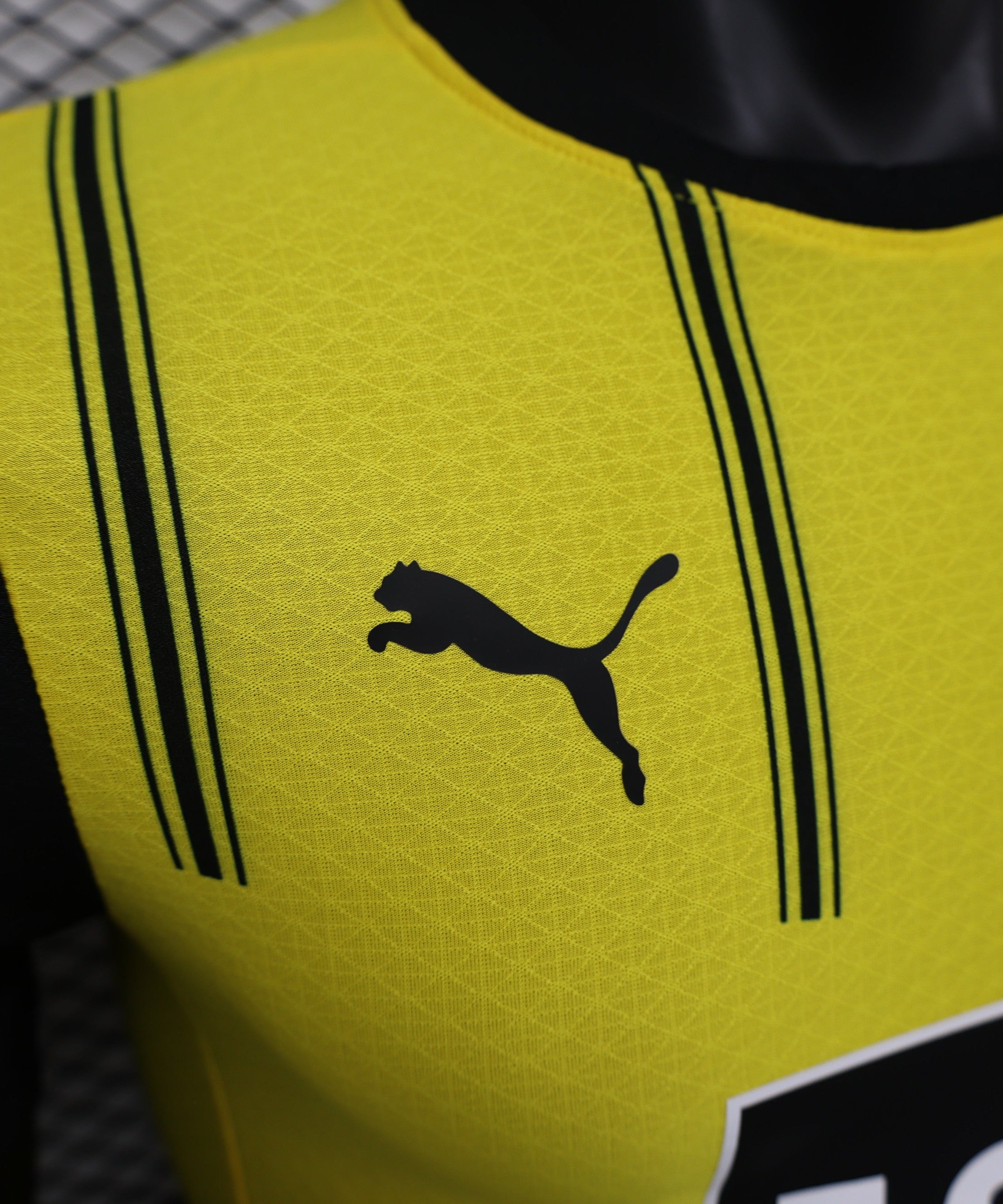 طقم بوروسيا دورتموند الأساسي 2022-2023