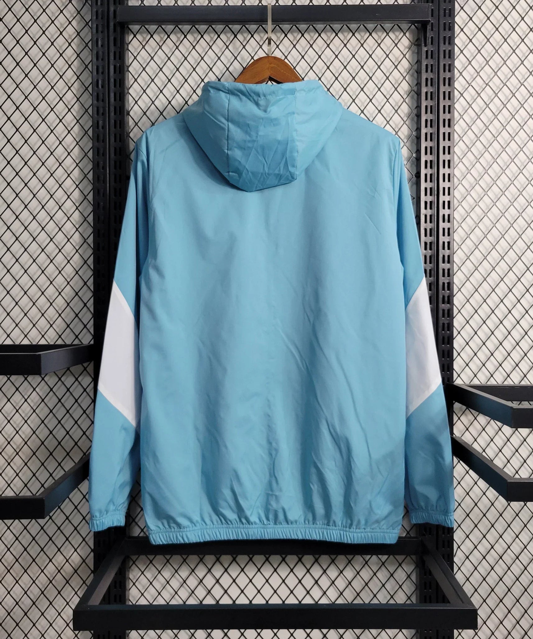 جاكيت مانشستر سيتي الواقي من الرياح لموسم 23/24 - أزرق وأبيض