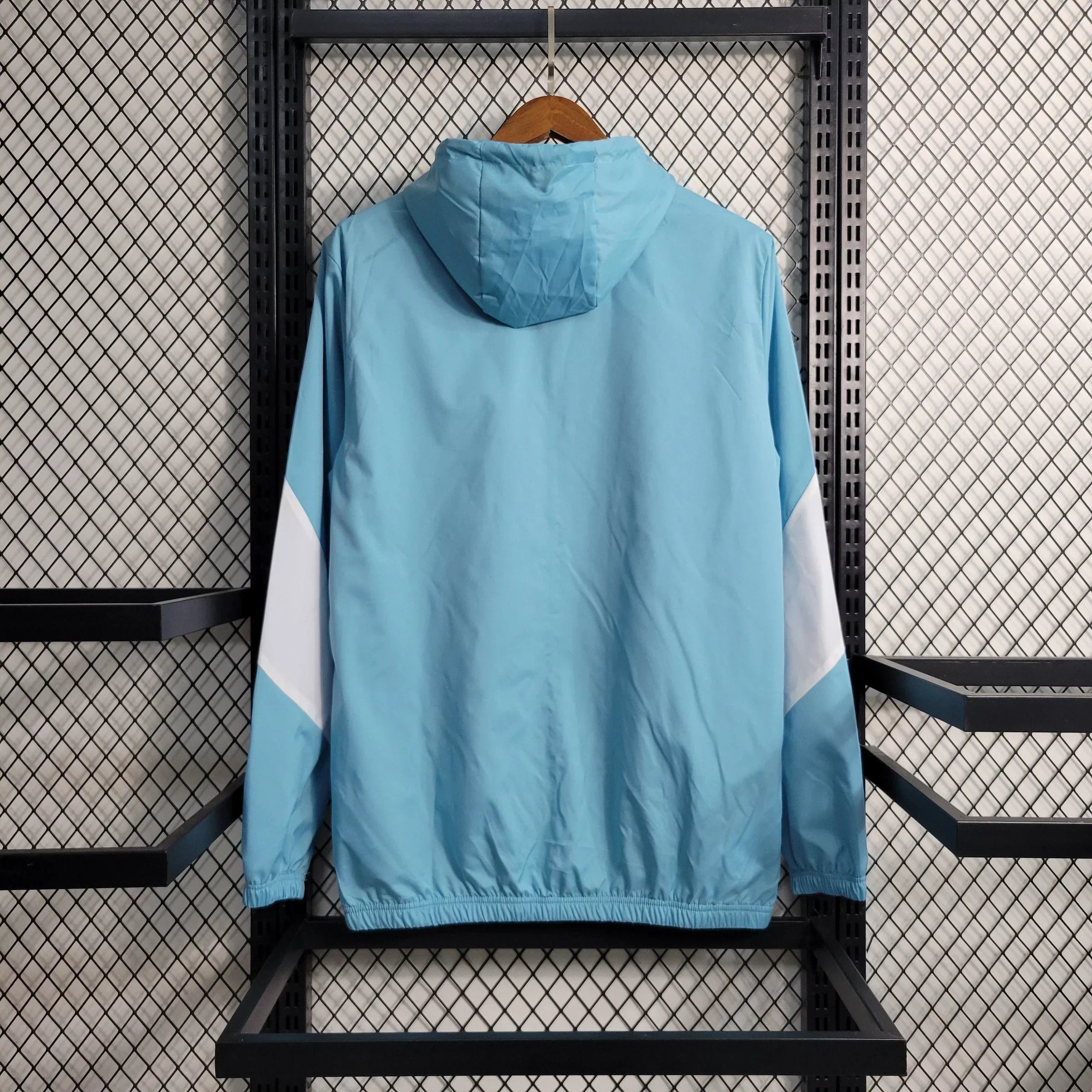 جاكيت مانشستر سيتي الواقي من الرياح لموسم 23/24 - أزرق وأبيض