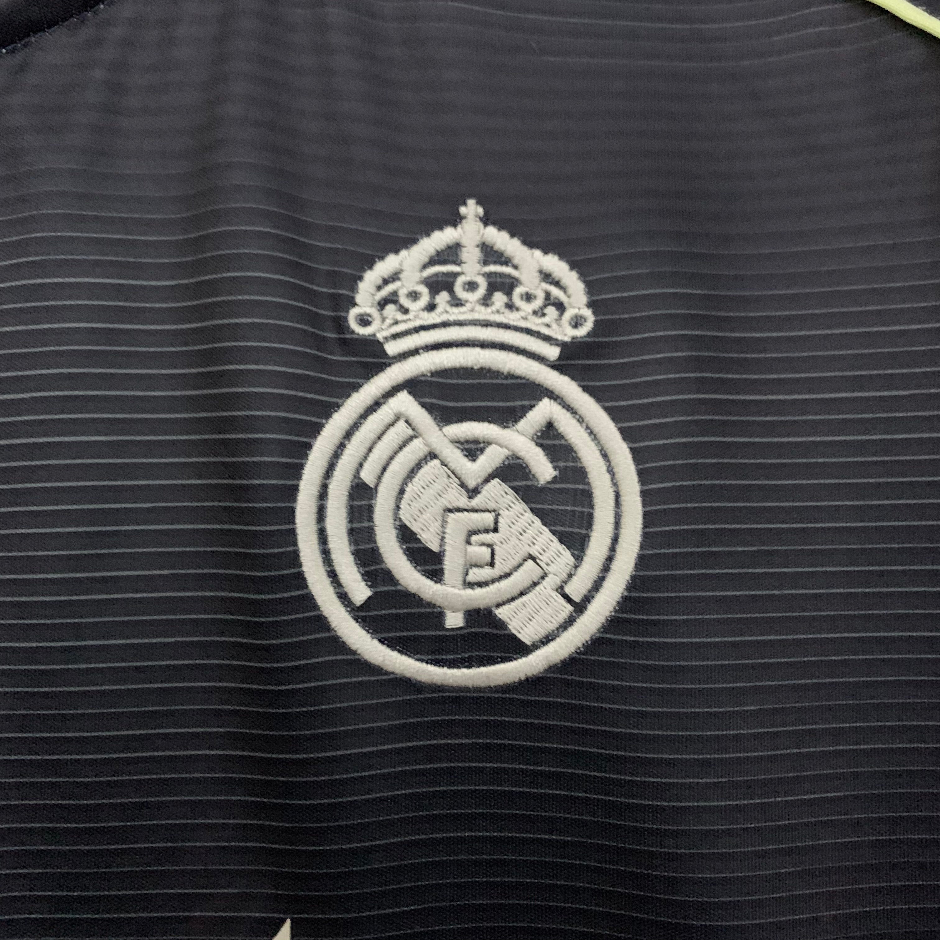 قميص ريال مدريد الاحتياطي لموسم 25-26