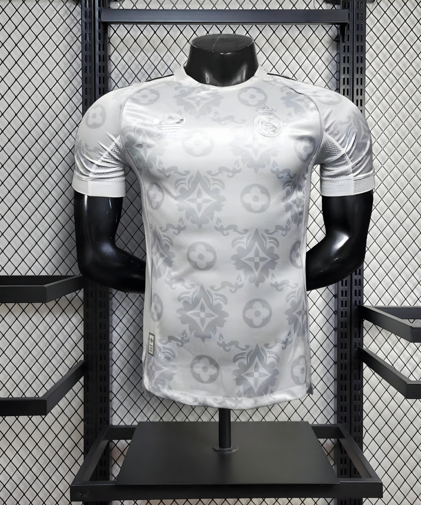 Real Madrid „LVWHITE“ Sonderedition