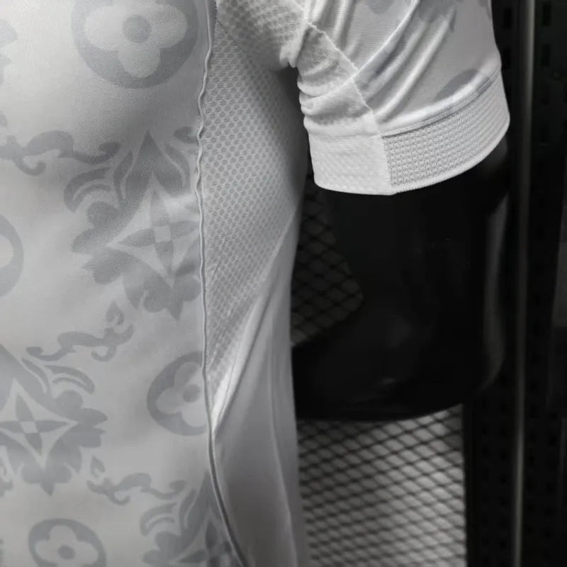 Real Madrid „LVWHITE“ Sonderedition