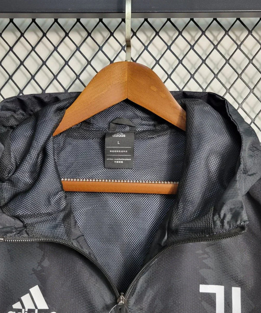 جاكيت يوفنتوس 1 المقاوم للرياح 23/24